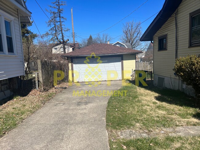 Building Photo - 55 Sandhurst Dr