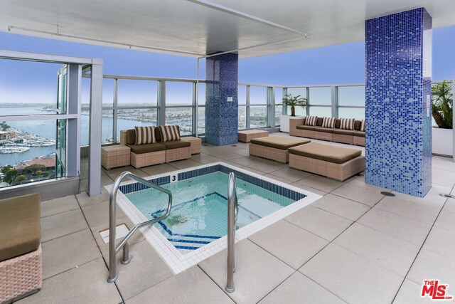 Building Photo - 13700 Marina Pointe Dr