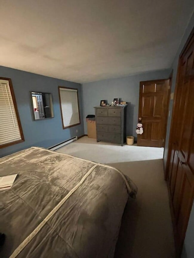 Building Photo - Woburn Townhouse| 2 Bed 1.5 Bath| Availabl...