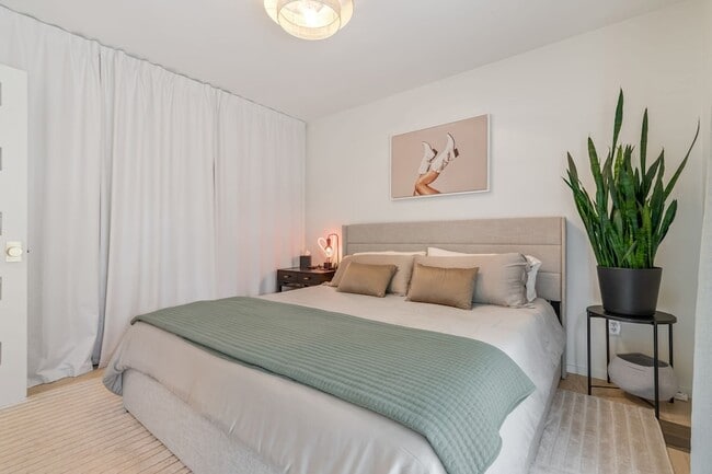 Building Photo - 3804 Lookout Dr