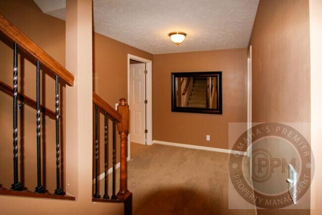 Building Photo - Beautiful 5Bd/3Ba House! | Papillion, Ne!