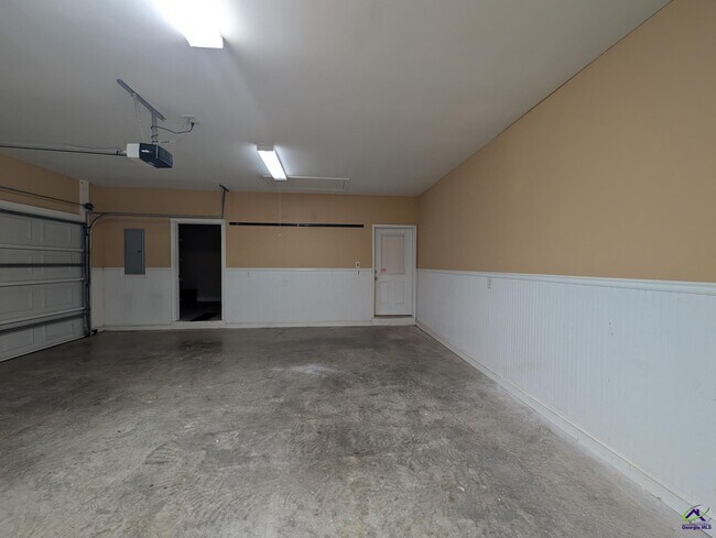 Building Photo - 140 Wessex Dr