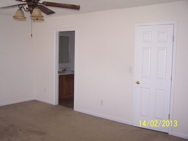 Building Photo - EXECUTIVE HOME ON GOLF COURSE IN GREAT VILLA RICA LOCATION!