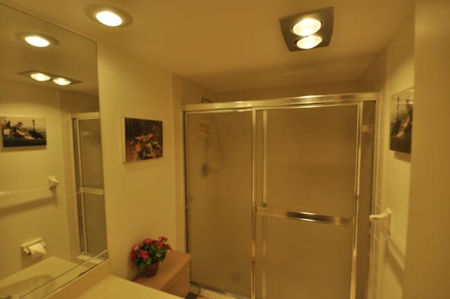 Building Photo - 3510 Oaks Way