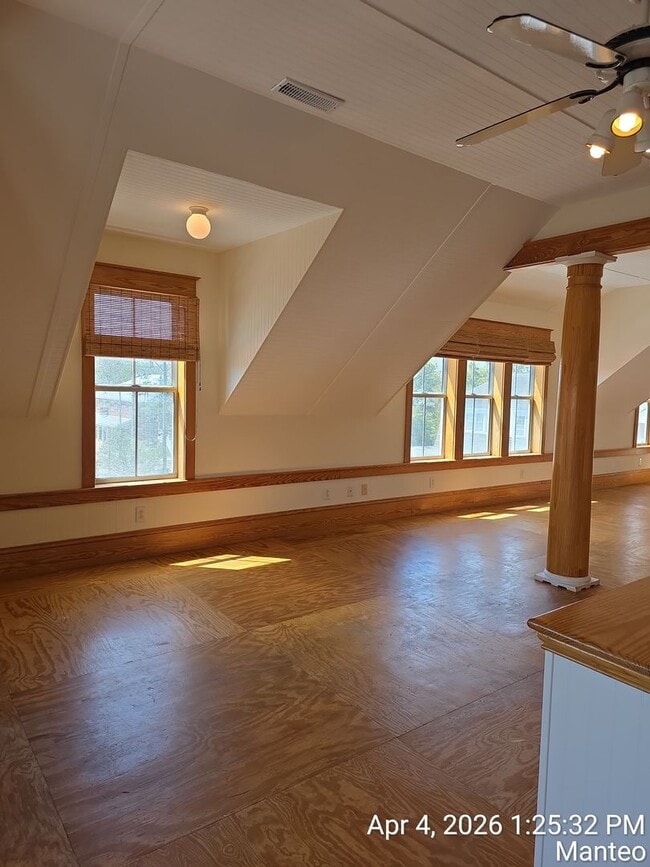 Building Photo - Welcome to coastal living in the heart of Manteo 1 Bedroom 1 Bath