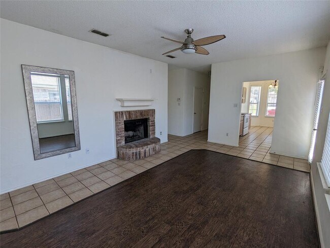 Building Photo - 6367 Stonewater Bend Trail