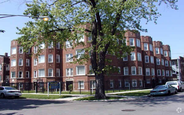 Primary Photo - 8200 S. Evans Ave.