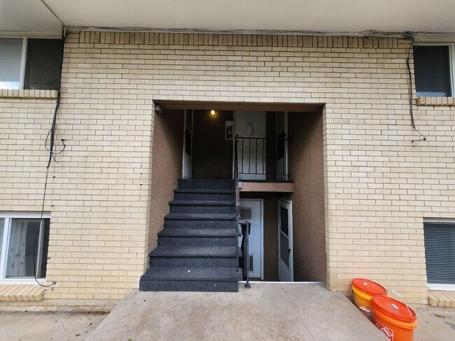 Building Photo - 7135 Alegre Cir