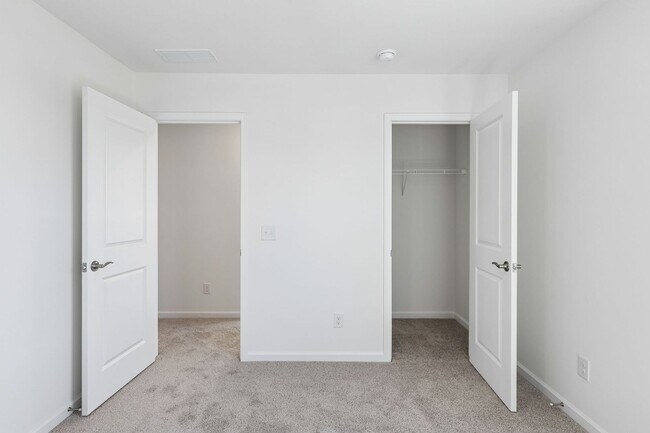 Building Photo - BRAND NEW - SINGLE FAMILY HOME IN COLUMBIA