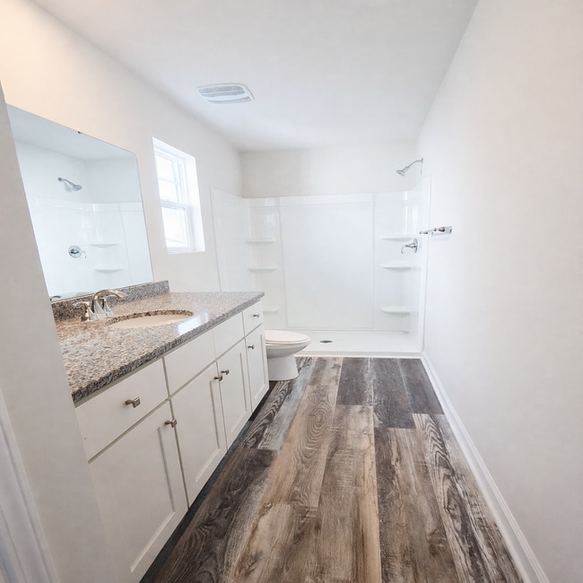 Building Photo - COMING SOON: 3BR Townhome • Full Kitchen • Garage + Driveway