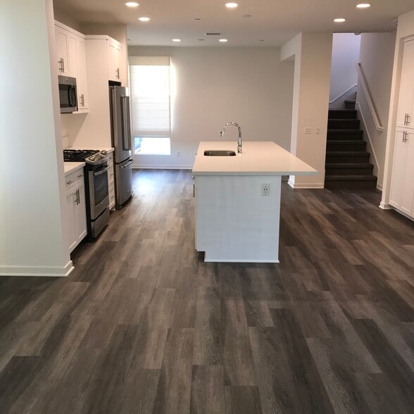 Building Photo - 789 Leeward Way