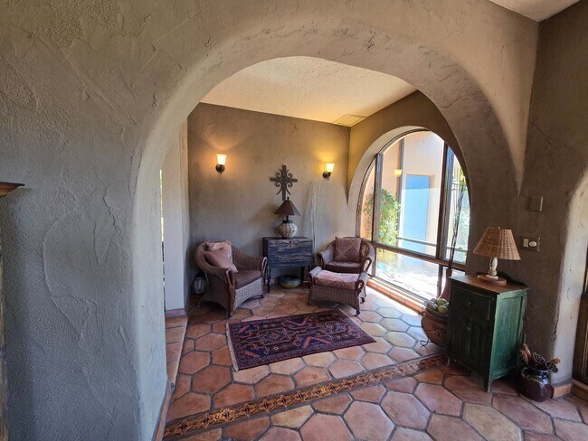 Building Photo - Furnished Golf Course Course Property