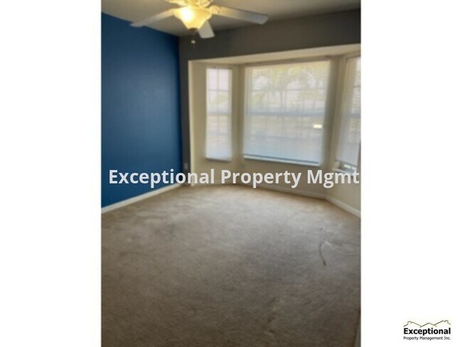 Building Photo - AVAILABLE NOW!!!!  3 Bedroom 2 bath 1 car ...
