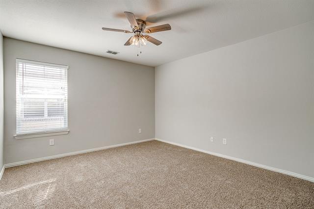 Building Photo - 3025 Shoreline Dr