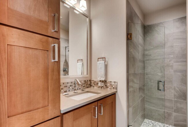 Building Photo - Blue Ridge Waterfront Home