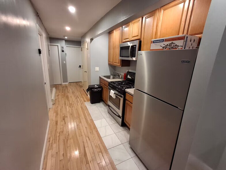 Building Photo - 2190 Fulton St