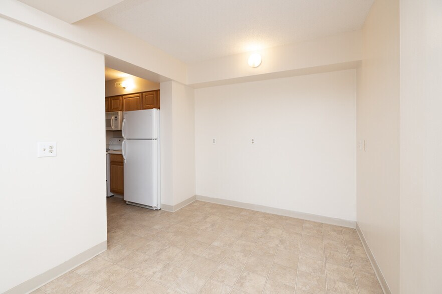 Building Photo - 291 7th St W