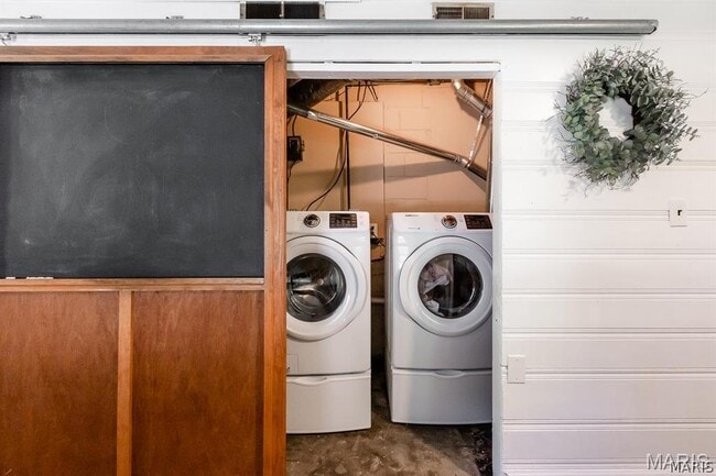 Building Photo - 417 N John St