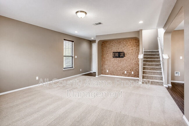 Building Photo - 5071 Mustang View