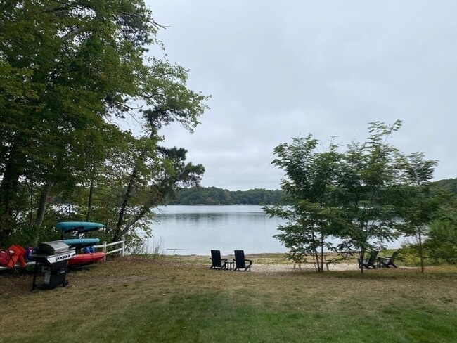 Building Photo - 949 State Rd