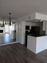 Building Photo - 9520 Royal Ln