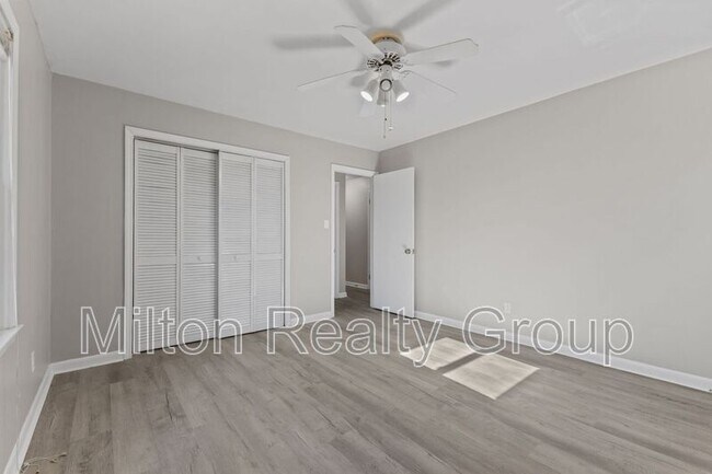 Building Photo - 329 S McPherson Church Rd