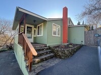 Building Photo - Cute Ashland Cottage | Two bedroom, two bath home | Available Now