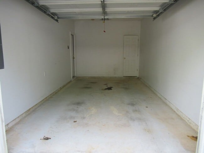 Building Photo - 342 Mill Pond Crossing