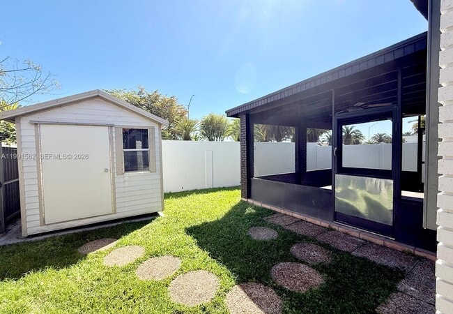 Building Photo - 1547 SW 137th Pl