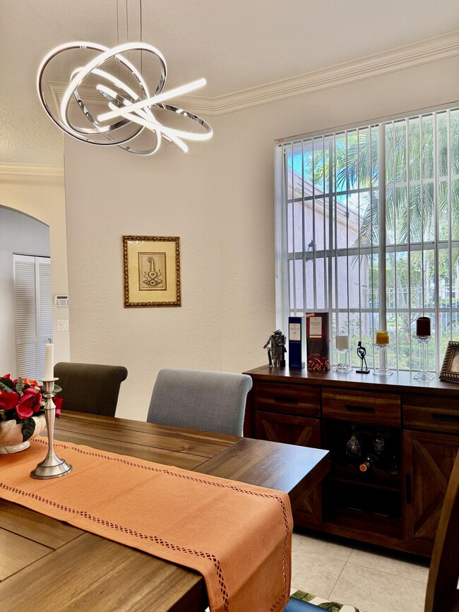 Building Photo - 8082 Aberdeen Dr