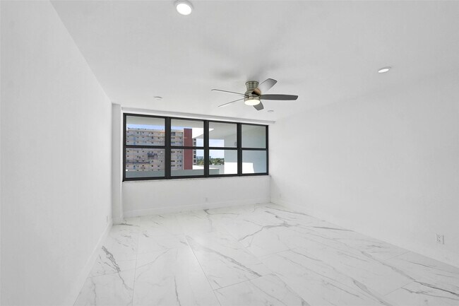 Building Photo - 1390 S Ocean Blvd