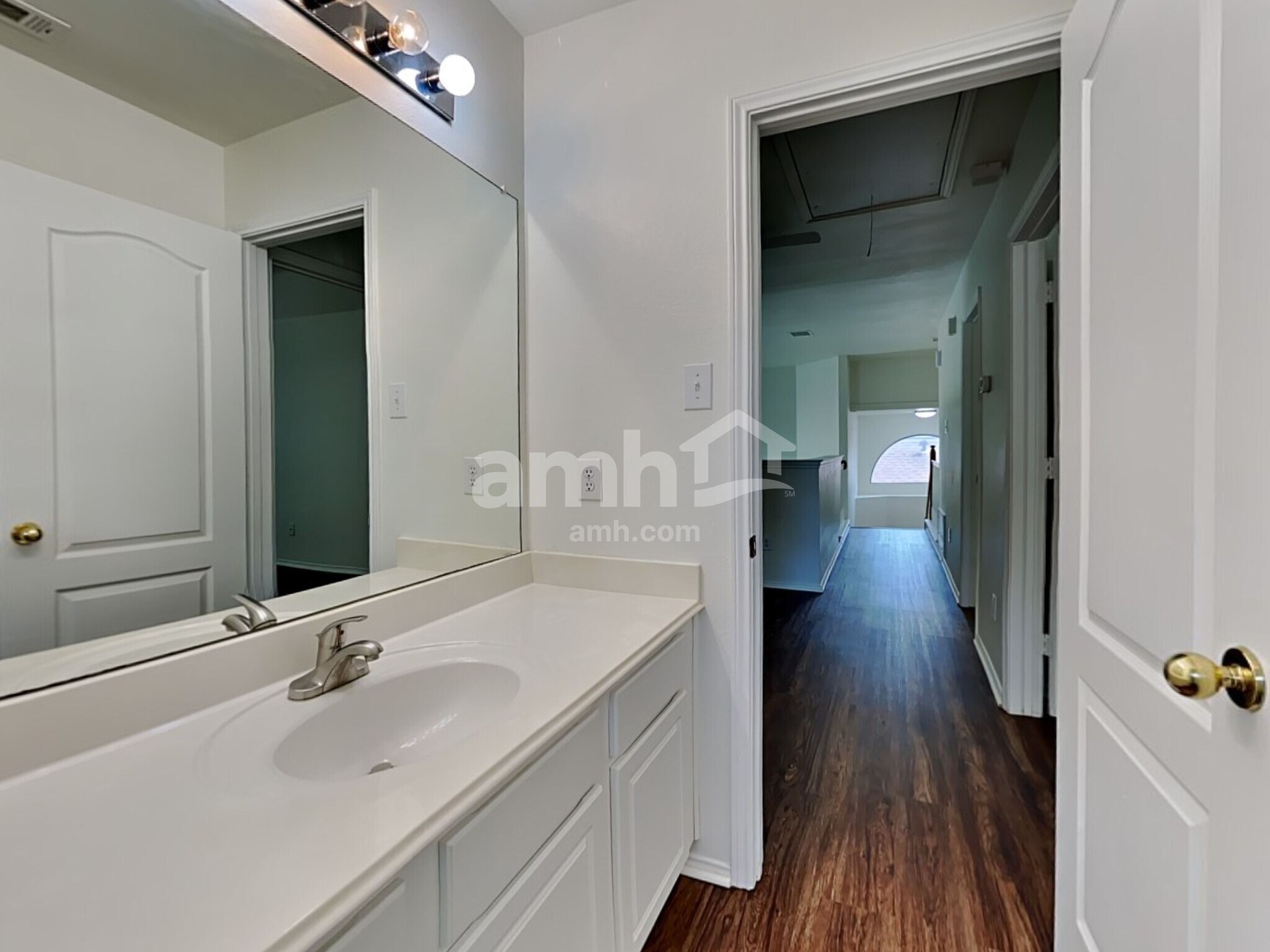 Building Photo - 7017 Chaucer Dr