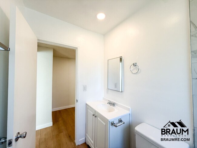 Building Photo - 13115 Oxnard St