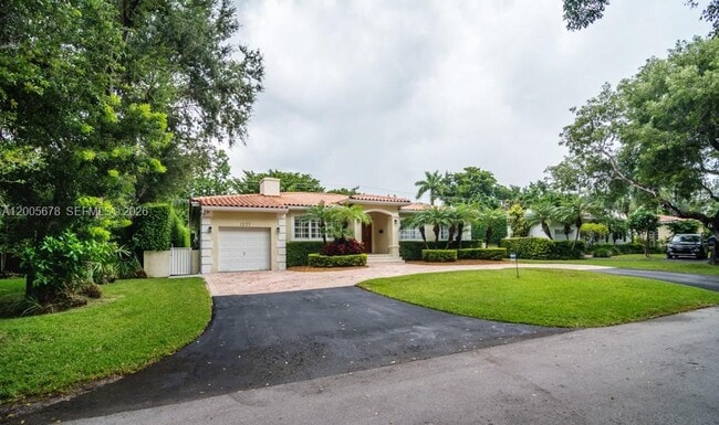 Building Photo - 1237 Aduana Ave