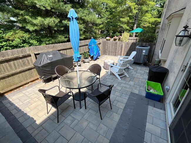 Building Photo - 301 Penns Ln