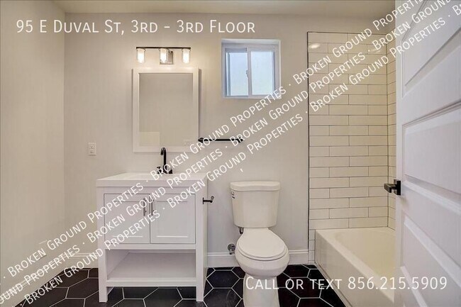 Building Photo - 95 E Duval St