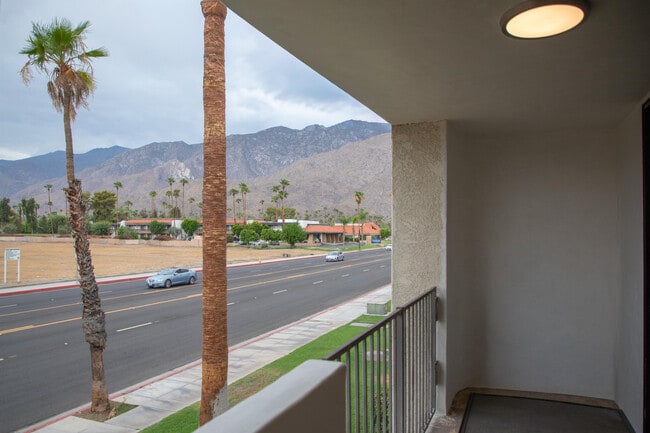Building Photo - 1400 E Palm Canyon Dr