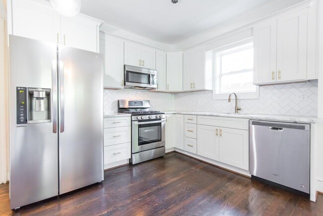 Building Photo - 536 Boulevard Pl NE