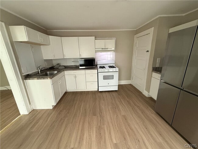 Building Photo - 135 Culbert St