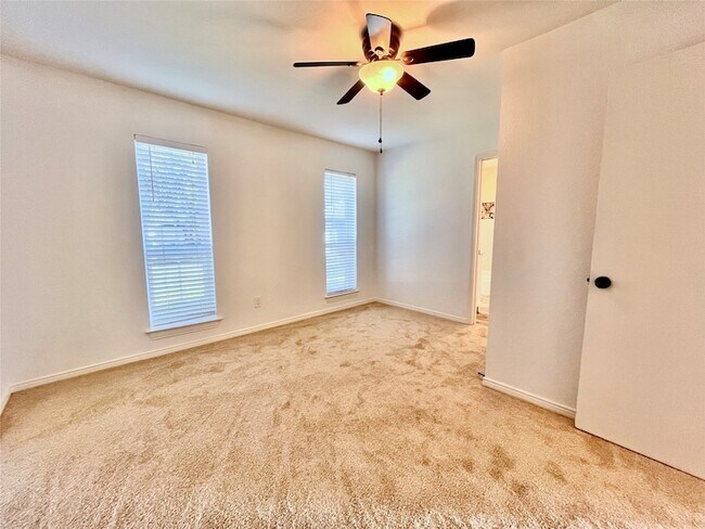 Building Photo - 15621 Terrace Lawn Cir