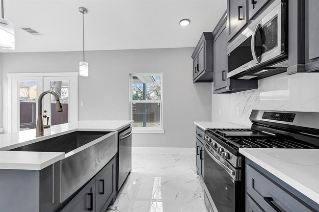 Building Photo - 7517 Hezekiah Ln