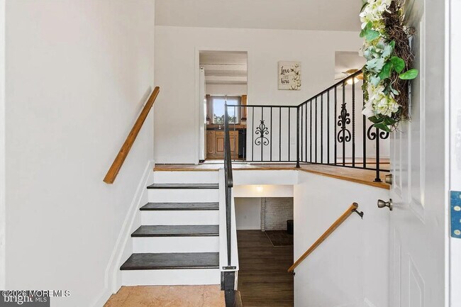 Building Photo - 42 Monroe Ave