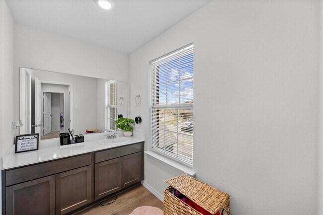 Building Photo - 1506 Callaway Dr