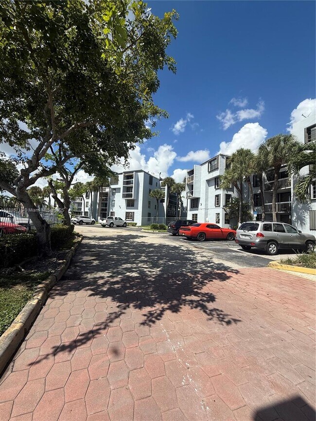 Building Photo - 12219 SW 14th Ln