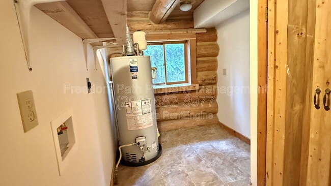 Building Photo - 520 Day Break Rd