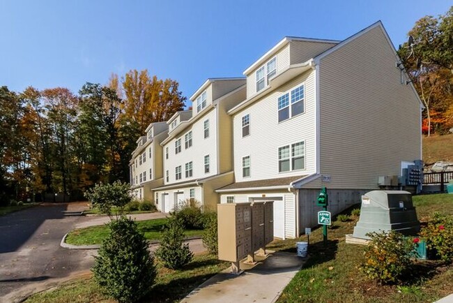 Primary Photo - The Hills at River View's Garden Apartment...