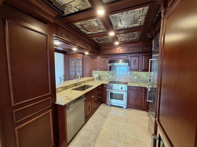 Building Photo - 3400 N Ocean Dr