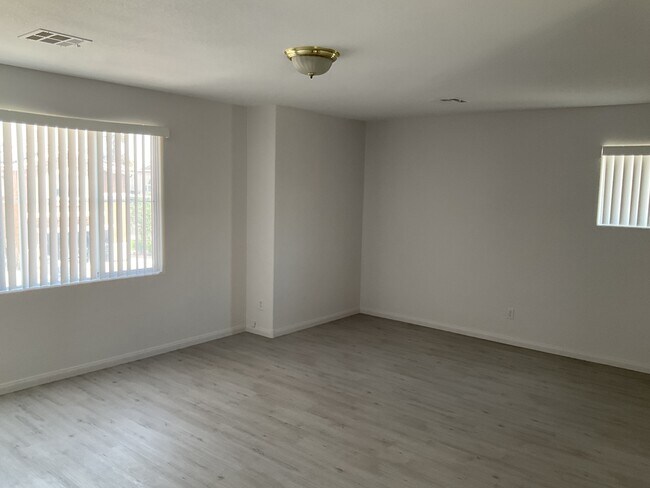 Building Photo - 9575 Windborne Ave