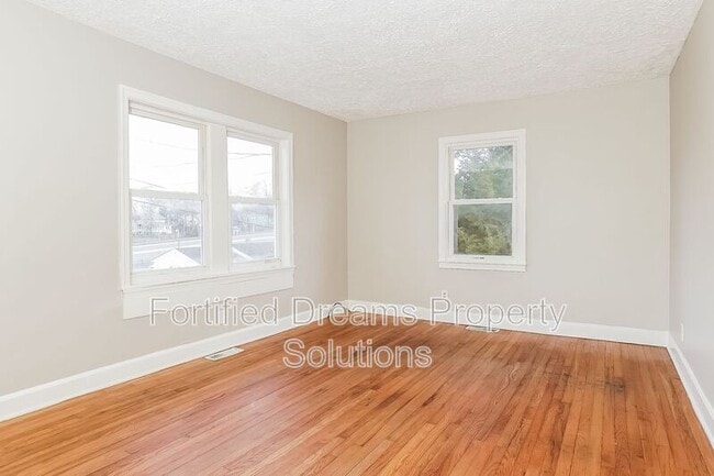 Building Photo - 401 Gregory St SW