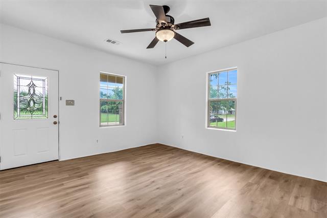 Building Photo - 1424 Woods Ln
